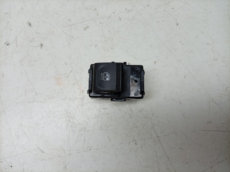 Recambio de mando elevalunas trasero derecho para renault captur ii (hf_) 1.0 tce 90 eco-g (hfm6) referencia OEM IAM  254218388R