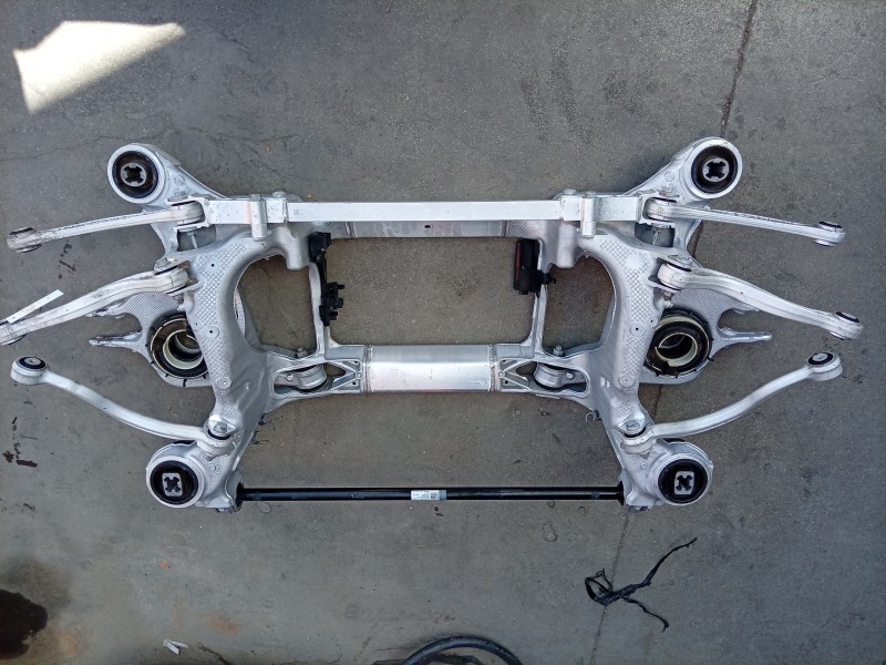 Recambio de puente trasero para porsche taycan (y1a) 4s referencia OEM IAM  9J1599030 