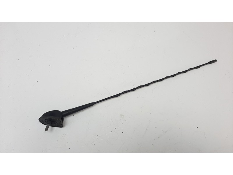 Recambio de antena para iveco daily furgón 2.3 diesel referencia OEM IAM 244697  