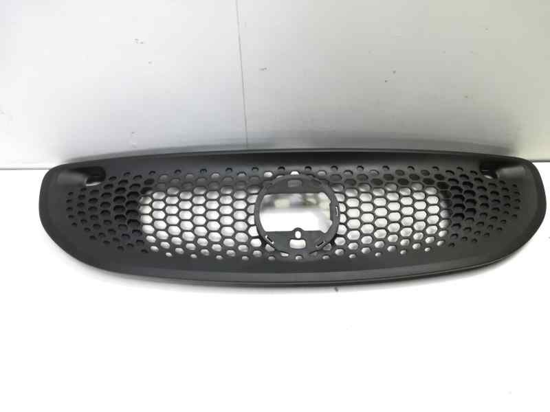 Recambio de rejilla delantera para smart fortwo coupe referencia OEM IAM 4538800723  ME3082001