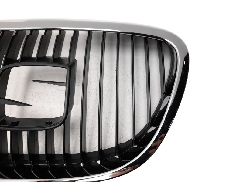 Recambio de rejilla delantera para seat leon (1p1) referencia OEM IAM  5P08536519B9 107212105/ST3202001