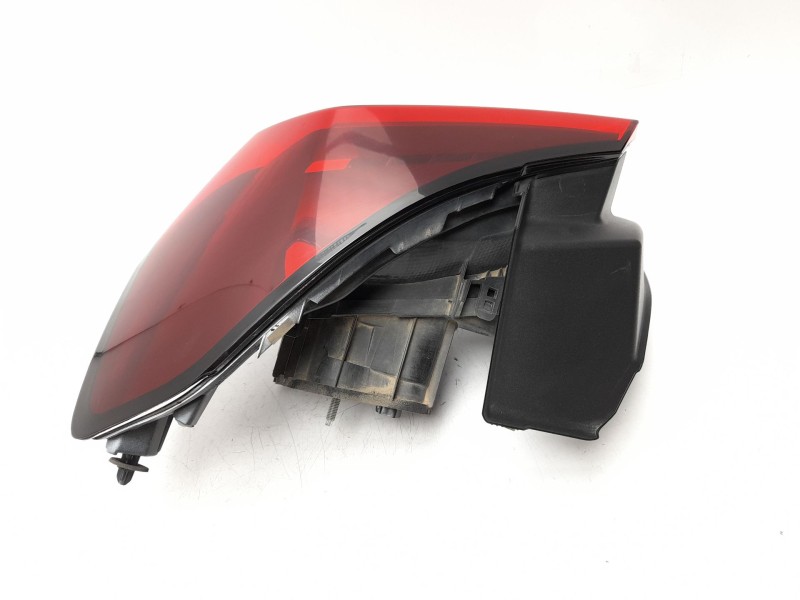 Recambio de piloto trasero derecho para opel corsa f (p2jo) 1.2 (68) referencia OEM IAM  9829317280 103F16720770/16531522/232050