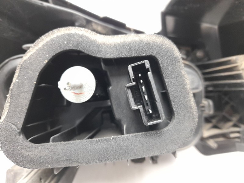 Recambio de piloto trasero derecho para opel corsa f (p2jo) 1.2 (68) referencia OEM IAM  9829317280 103F16720770/16531522/232050