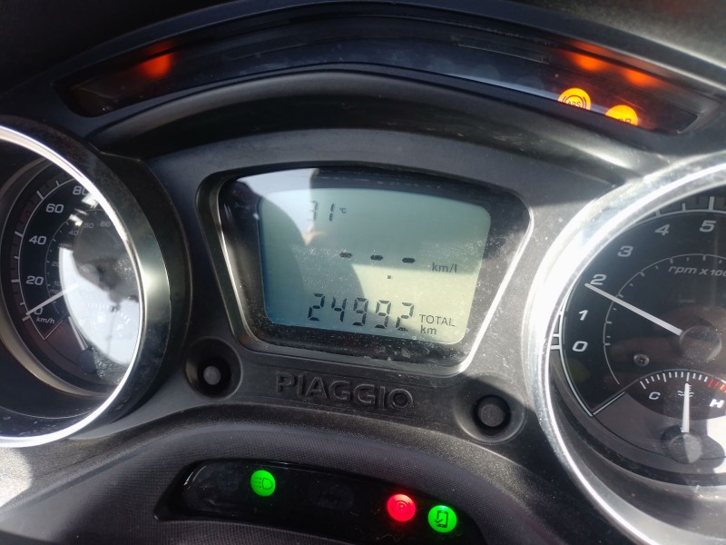 piaggio mp3 del año 2024