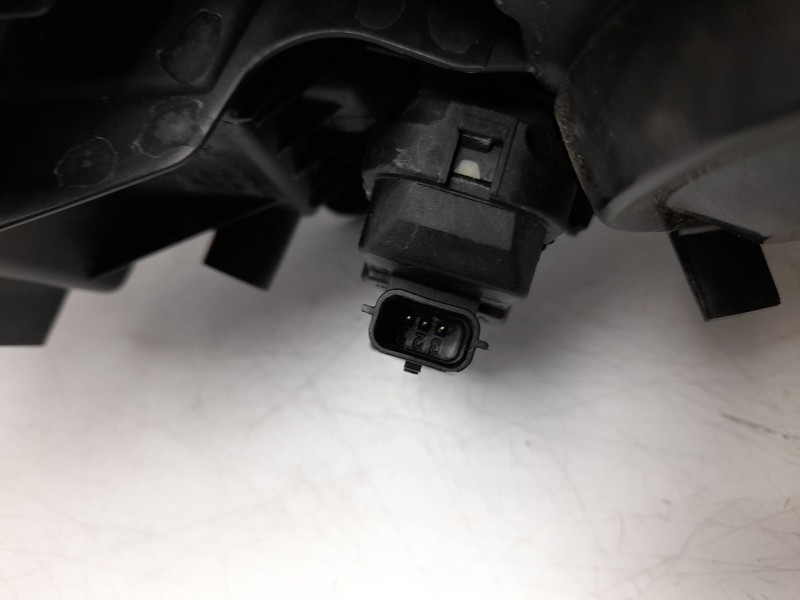 Recambio de faro derecho para dacia bigster referencia OEM IAM  260107725R 