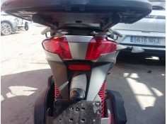 Recambio de piloto trasero central para piaggio mp3 mp3 300 hpe (td2, ta2) referencia OEM IAM   