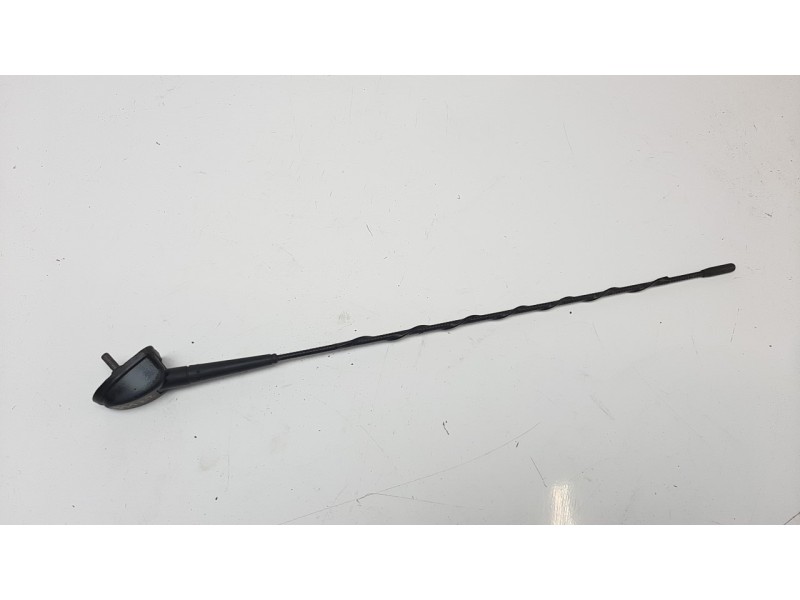 Recambio de antena para iveco daily furgón 2.3 diesel referencia OEM IAM 244697  
