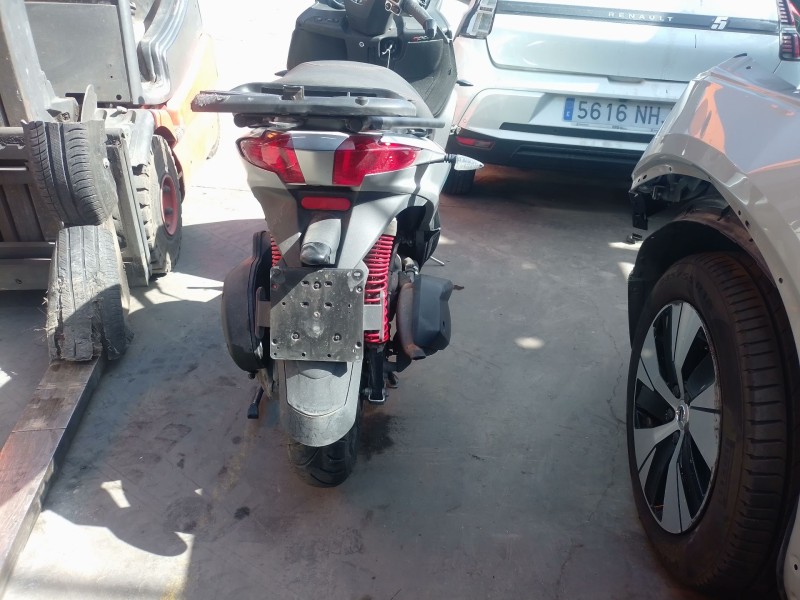 piaggio mp3 del año 2024
