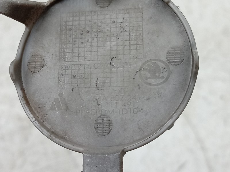 Recambio de moldura para skoda rapid spaceback (nh1) 1.4 tdi referencia OEM IAM  5JA807241 