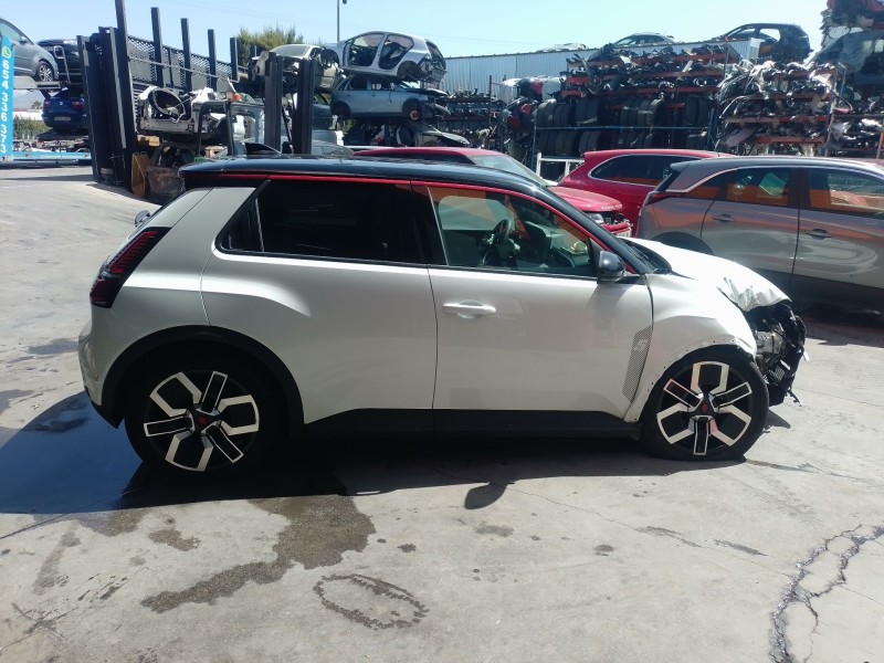renault 5 e-tech 150 del año 2025