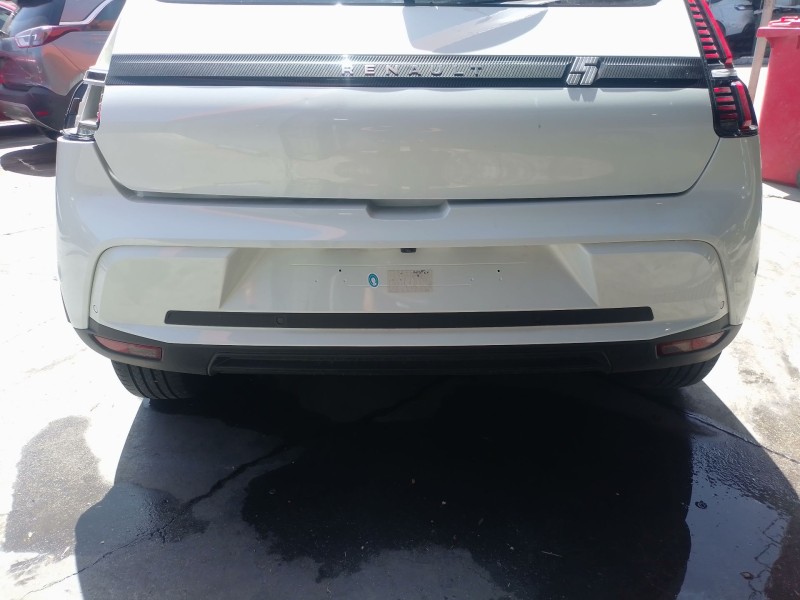 Recambio de paragolpes trasero para renault 5 e-tech 150 referencia OEM IAM   