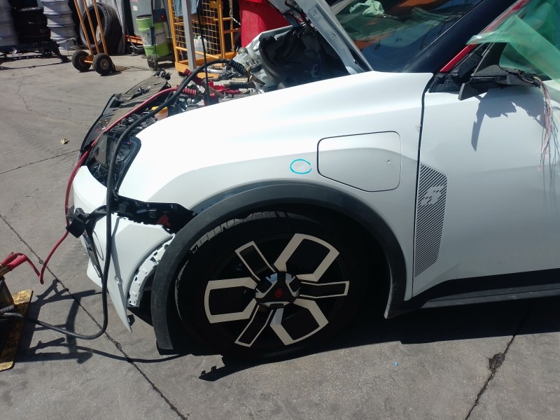 Recambio de aleta delantera izquierda para renault 5 e-tech 150 referencia OEM IAM   