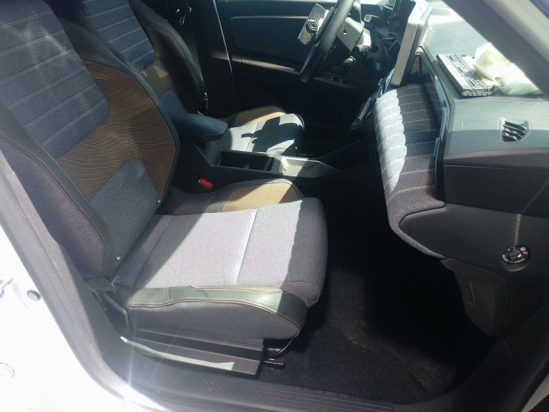 Recambio de asiento delantero derecho para renault 5 e-tech 150 referencia OEM IAM   