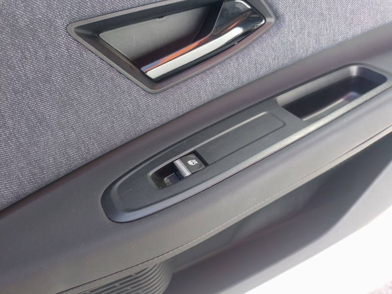 Recambio de mando elevalunas delantero derecho para renault 5 e-tech 150 referencia OEM IAM   