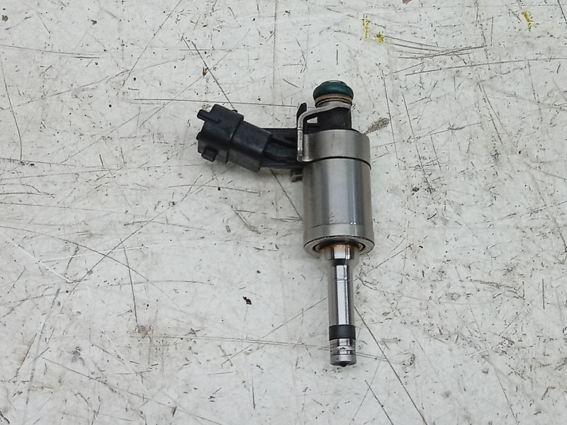 Recambio de inyector para land rover range rover evoque (l538) 2.0 4x4 referencia OEM IAM 0261500147 BB5E9F593BA 
