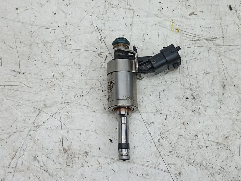 Recambio de inyector para land rover range rover evoque (l538) 2.0 4x4 referencia OEM IAM 0261500147 BB5E9F593BA 