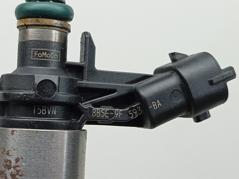 Recambio de inyector para land rover range rover evoque (l538) 2.0 4x4 referencia OEM IAM 0261500147 BB5E9F593BA 