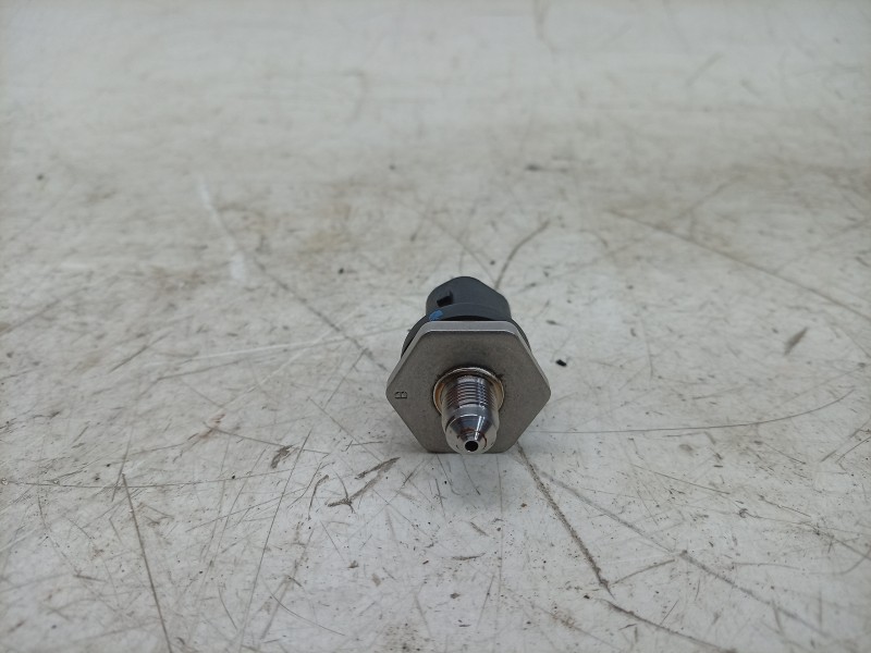 Recambio de sensor de presión del combustible para land rover range rover evoque (l538) 2.0 4x4 referencia OEM IAM 0261545064 AC
