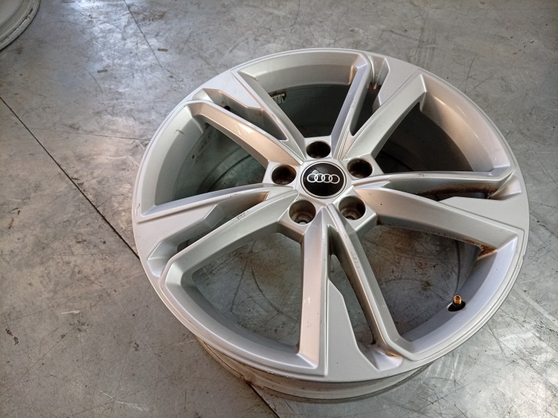 Recambio de llanta para audi q3 sportback (f3n) 35 tdi referencia OEM IAM  83A601025M 