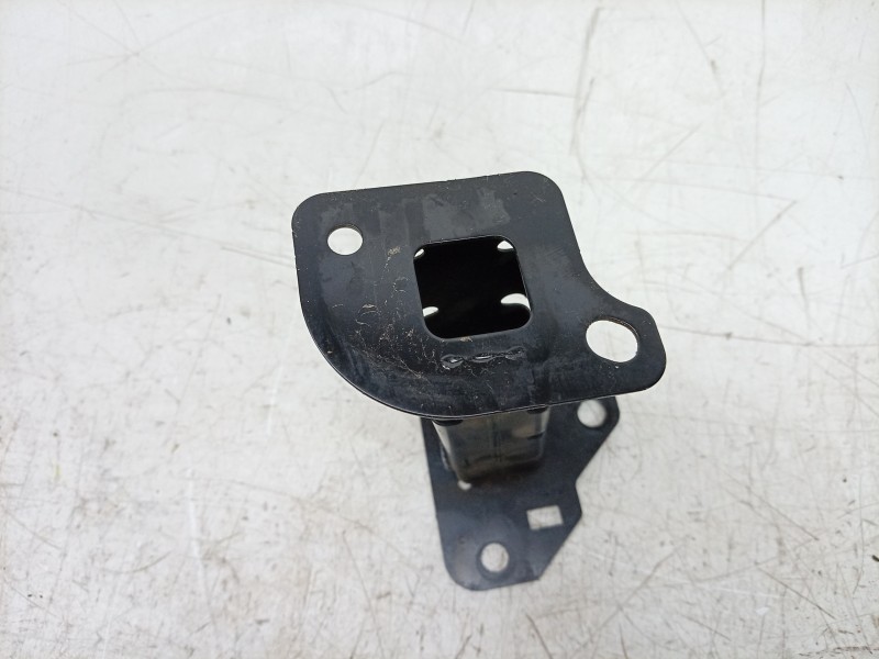 Recambio de travesaño inferior para renault arkana i (lcm_, ldn_) 1.3 tce 140 (ldn0) referencia OEM IAM  561103790R 