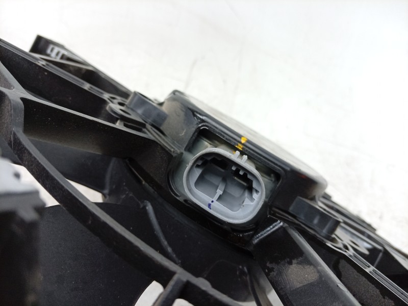 Recambio de electroventilador para renault arkana i (lcm_, ldn_) 1.3 tce 140 (ldn0) referencia OEM IAM  214814625R 