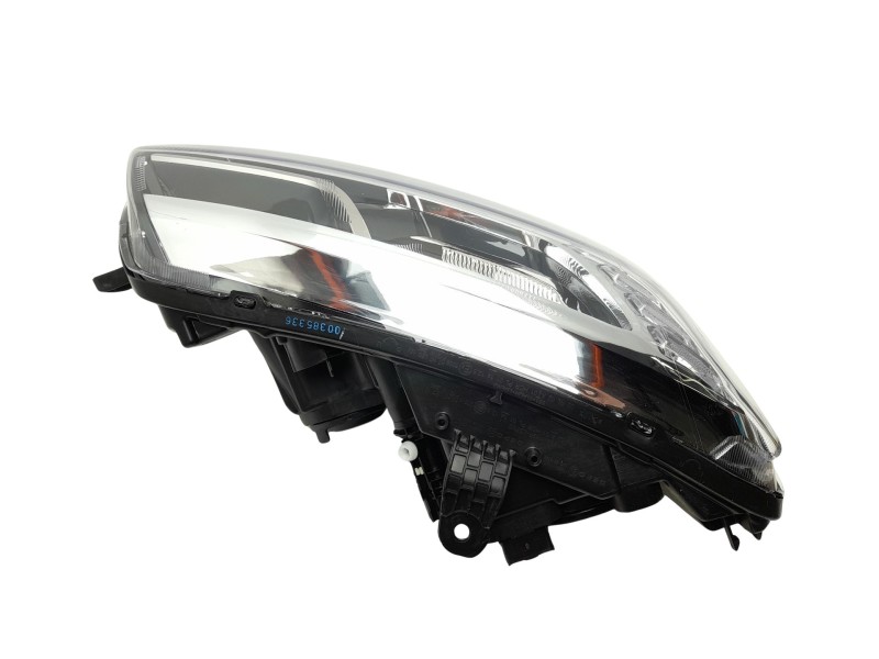 Recambio de faro derecho para dacia sandero referencia OEM IAM  260105925R 10108570005/11250132/5540042/5700042/DA2284913