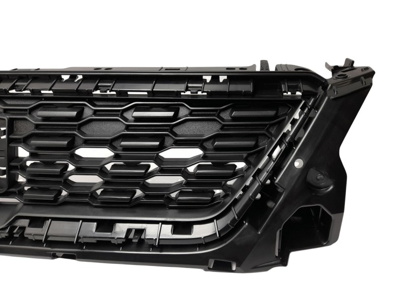 Recambio de rejilla delantera para seat ibiza (kj1) referencia OEM IAM  6F08536549B9 107213705/901158F/ST0392011