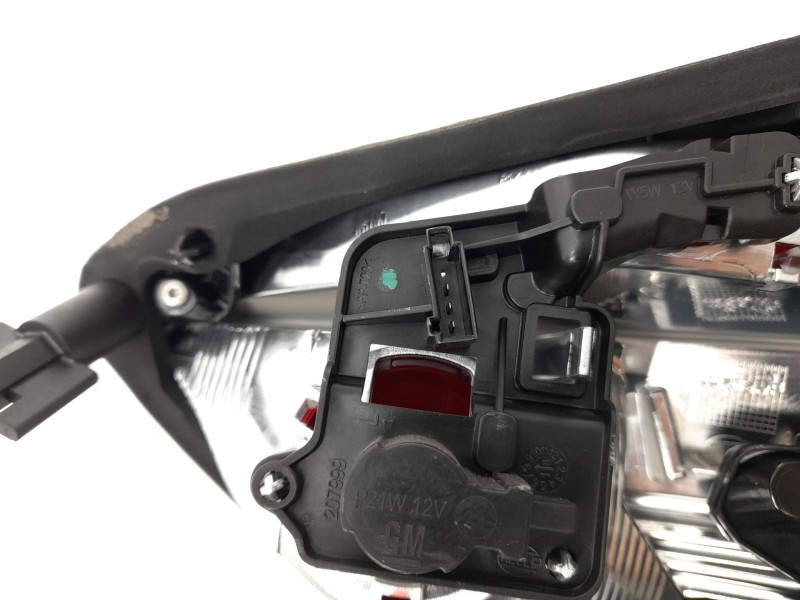 Recambio de piloto trasero izquierdo interior para opel crossland x / crossland (p17, p2qo) 1.2 (75) referencia OEM IAM  3913752