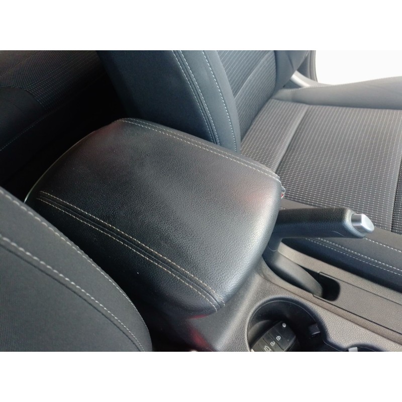 Recambio de apoyabrazos central para kia sportage iv (ql, qle) 1.6 gdi referencia OEM IAM   