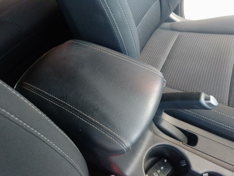 Recambio de apoyabrazos central para kia sportage iv (ql, qle) 1.6 gdi referencia OEM IAM   