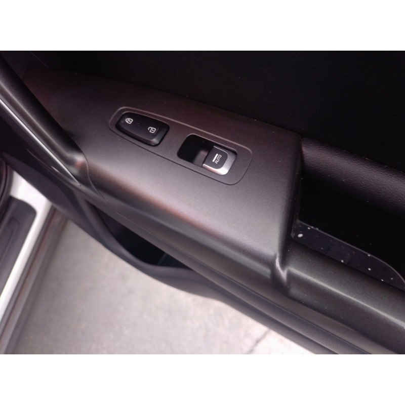 Recambio de mando elevalunas delantero derecho para kia sportage iv (ql, qle) 1.6 gdi referencia OEM IAM   