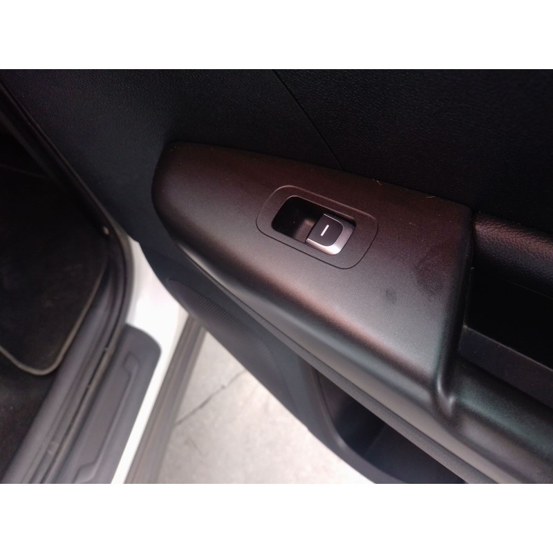 Recambio de mando elevalunas trasero derecho para kia sportage iv (ql, qle) 1.6 gdi referencia OEM IAM   