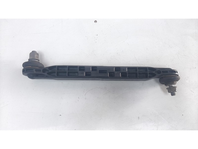 Recambio de bieleta estabilizadora delantera izquierda para volkswagen t-cross 1.0 tsi referencia OEM IAM 020060072  