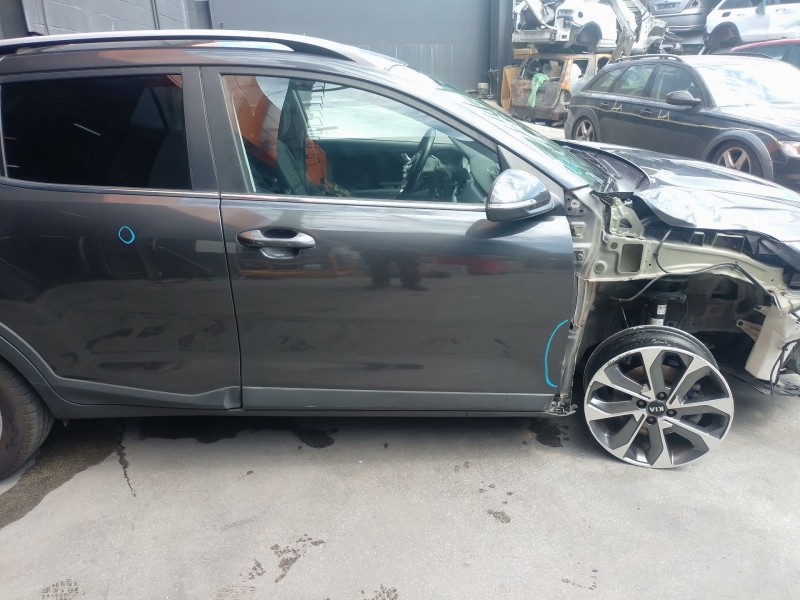 Recambio de puerta delantera derecha para kia stonic (yb) 1.0 t-gdi referencia OEM IAM   