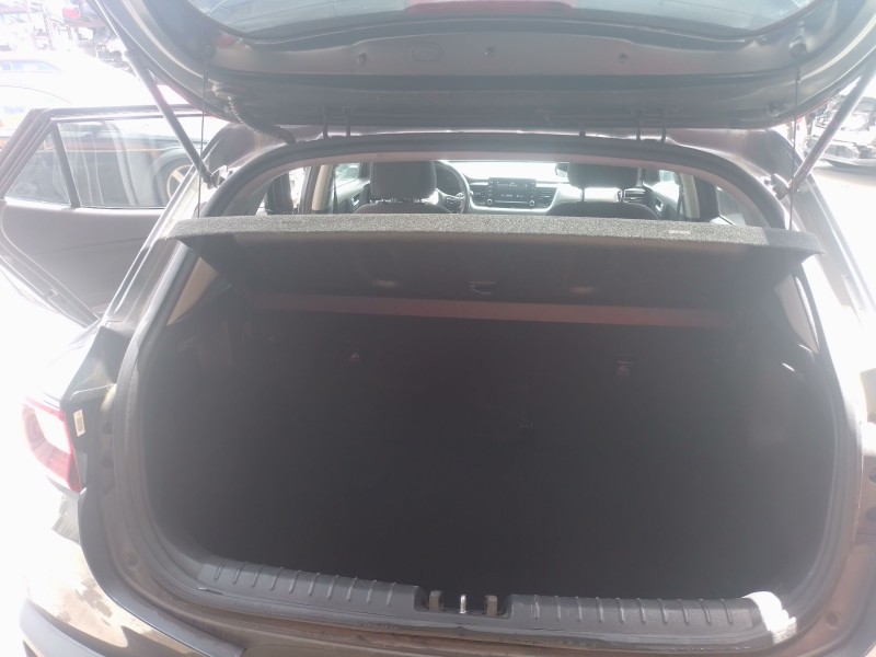 Recambio de bandeja trasera para kia stonic (yb) 1.0 t-gdi referencia OEM IAM   