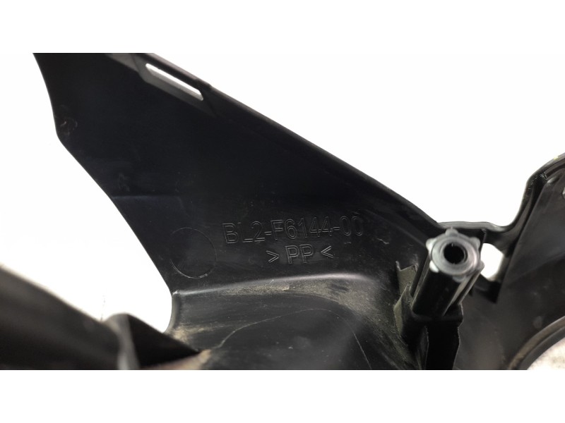 Recambio de moldura para yamaha x-max 125 referencia OEM IAM BL2F614400  