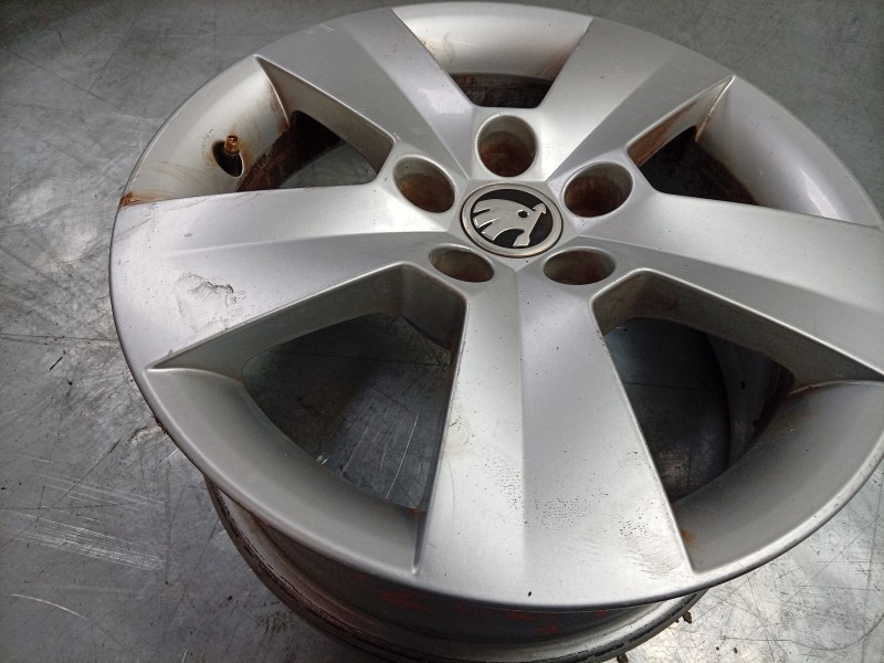 Recambio de llanta para skoda rapid spaceback (nh1) 1.4 tdi referencia OEM IAM  5JA601025L8Z8 