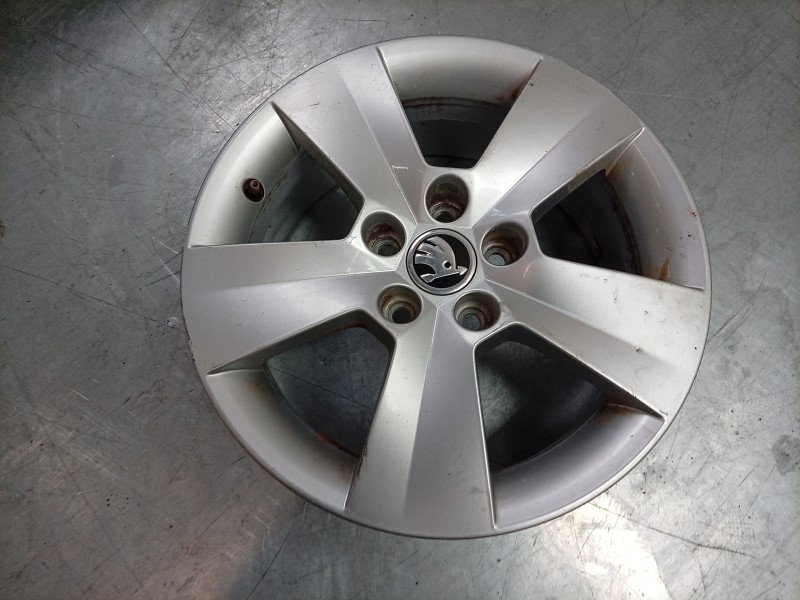 Recambio de llanta para skoda rapid spaceback (nh1) 1.4 tdi referencia OEM IAM  5JA601025L8Z8 