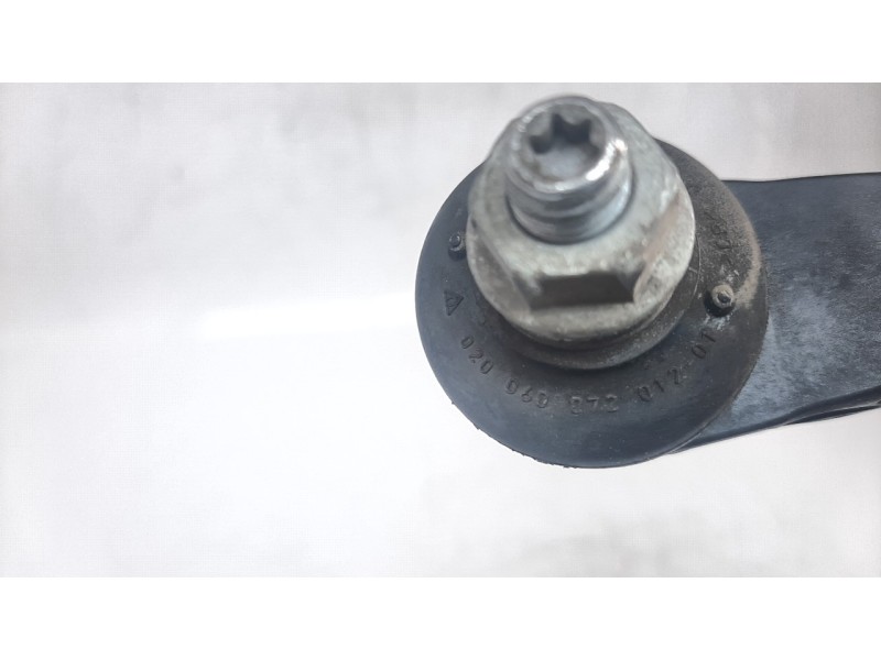 Recambio de bieleta estabilizadora delantera izquierda para volkswagen t-cross 1.0 tsi referencia OEM IAM 020060072  