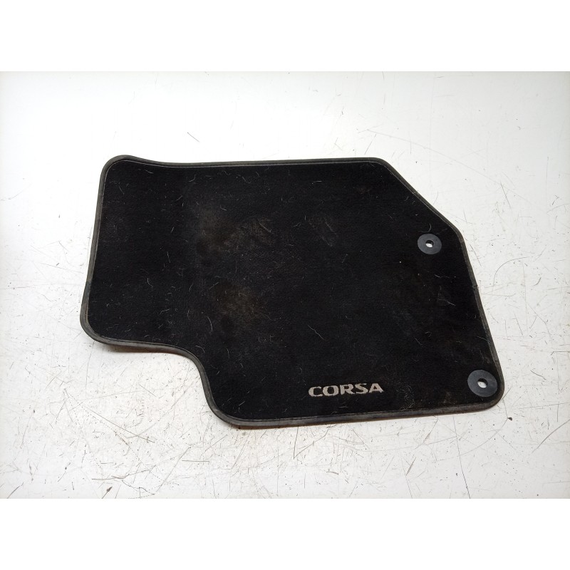 Recambio de juego alfombrillas para opel corsa f (p2jo) 1.2 (68) referencia OEM IAM  9833756480 