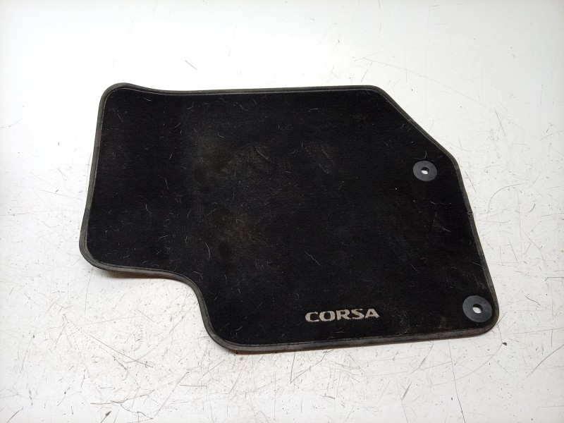 Recambio de juego alfombrillas para opel corsa f (p2jo) 1.2 (68) referencia OEM IAM  9833756480 
