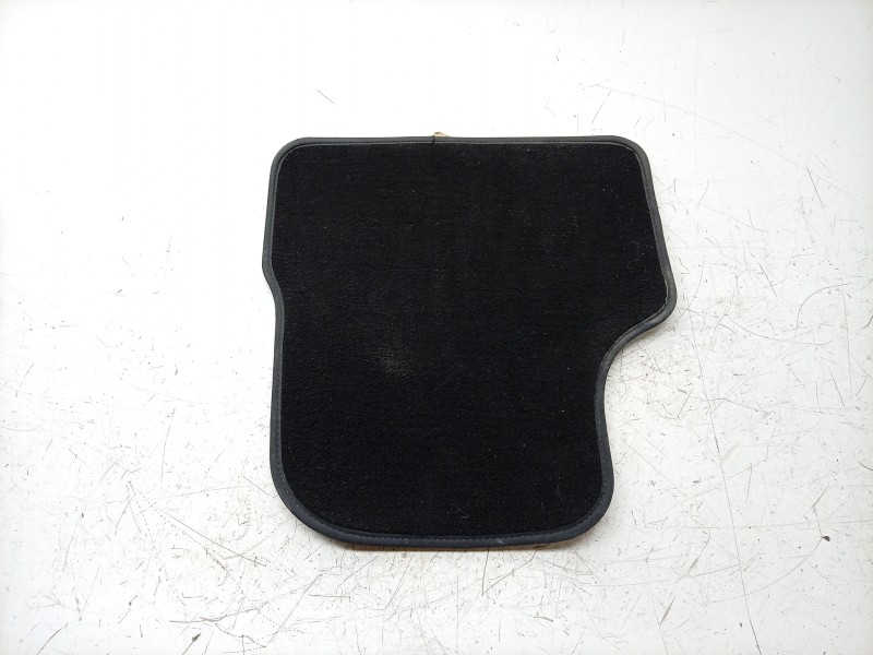 Recambio de juego alfombrillas para opel corsa f (p2jo) 1.2 (68) referencia OEM IAM  9833756480 