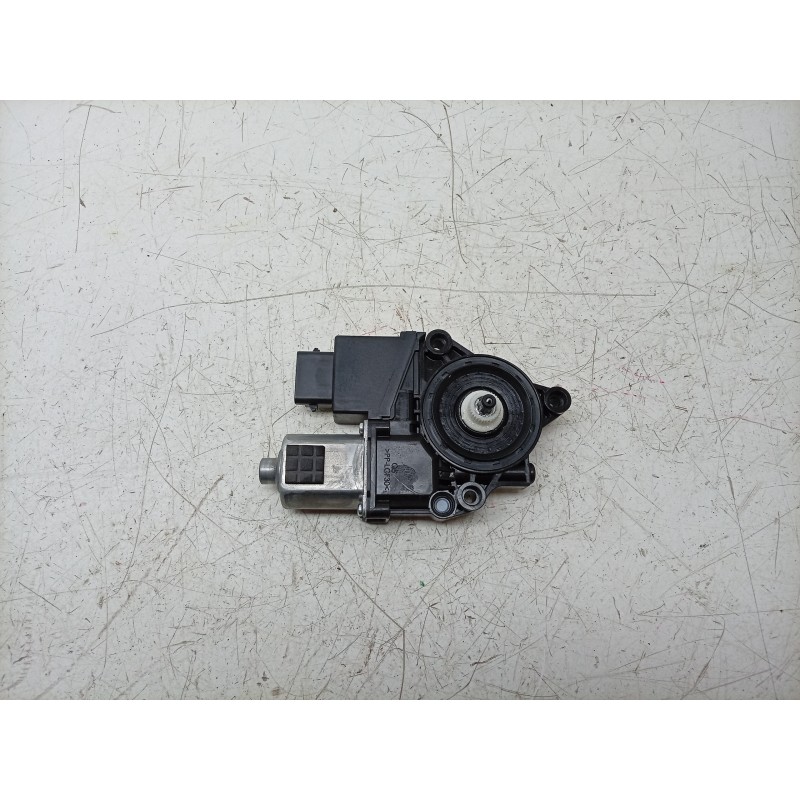 Recambio de motor elevalunas delantero izquierdo para kia sportage iv (ql, qle) 1.6 gdi referencia OEM IAM  82450F1020 
