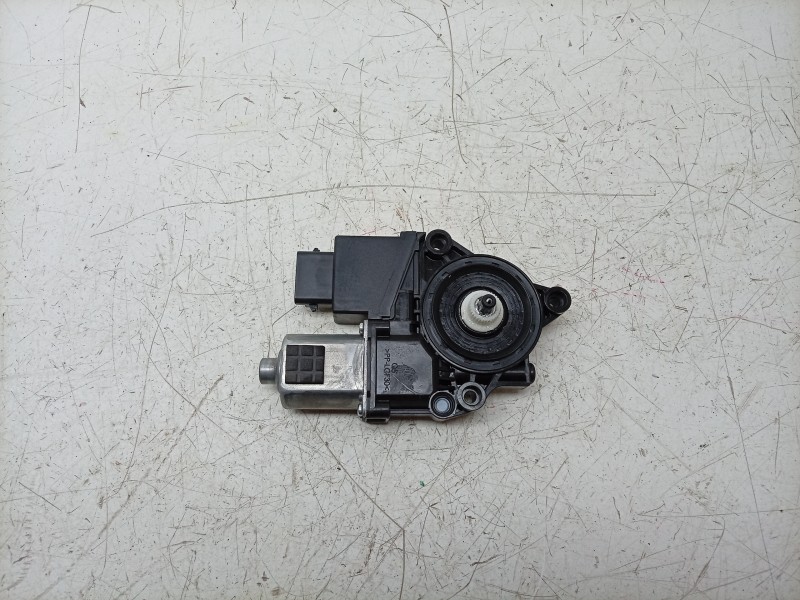 Recambio de motor elevalunas delantero izquierdo para kia sportage iv (ql, qle) 1.6 gdi referencia OEM IAM  82450F1020 