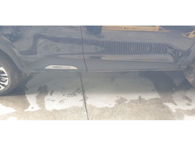 Recambio de estribos laterales para toyota yaris cross hybrid 2wd active tech referencia OEM IAM 75850K2010  
