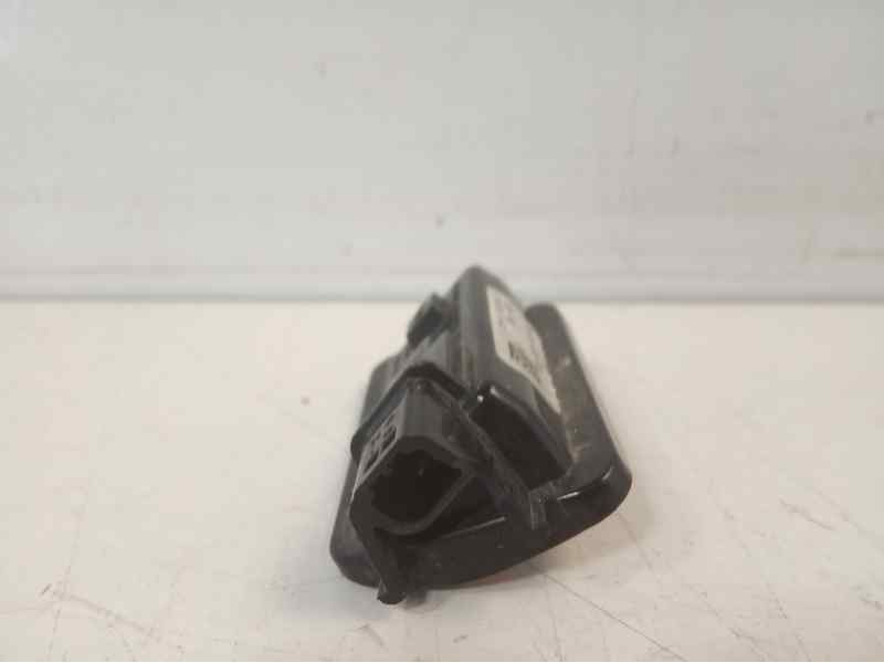 Recambio de piloto lateral derecho para volkswagen tiguan 2.0 tdi referencia OEM IAM 5NA945292  