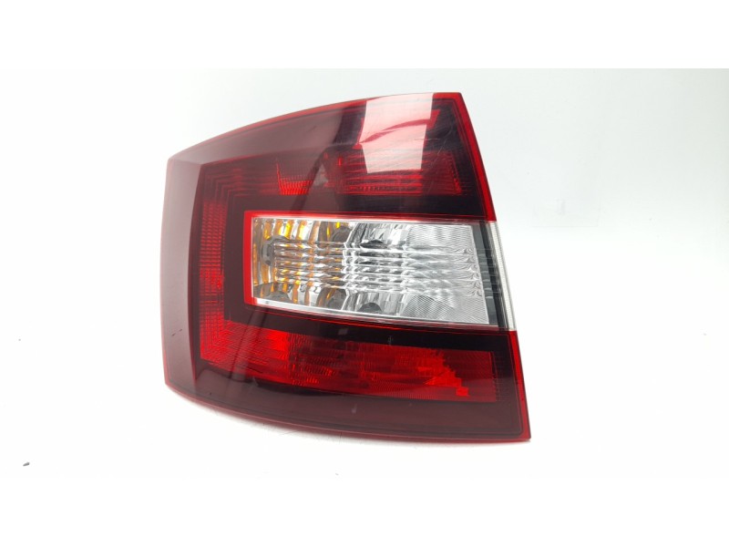 Recambio de piloto trasero izquierdo para skoda rapid spaceback (nh1) 1.4 tdi referencia OEM IAM  5JJ945111A 