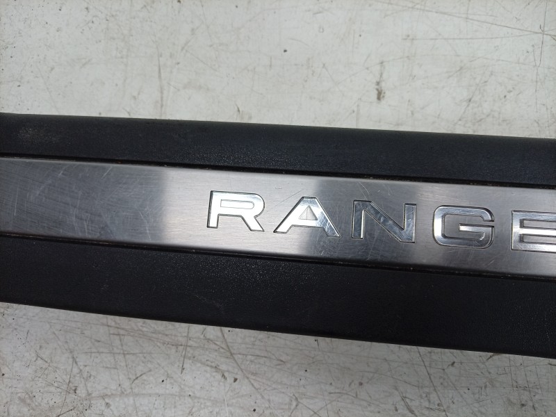 Recambio de moldura para land rover range rover evoque (l538) 2.0 4x4 referencia OEM IAM  BJ3213200BBW 