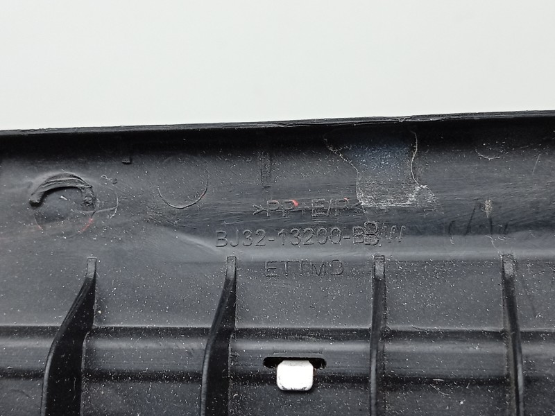 Recambio de moldura para land rover range rover evoque (l538) 2.0 4x4 referencia OEM IAM  BJ3213200BBW 