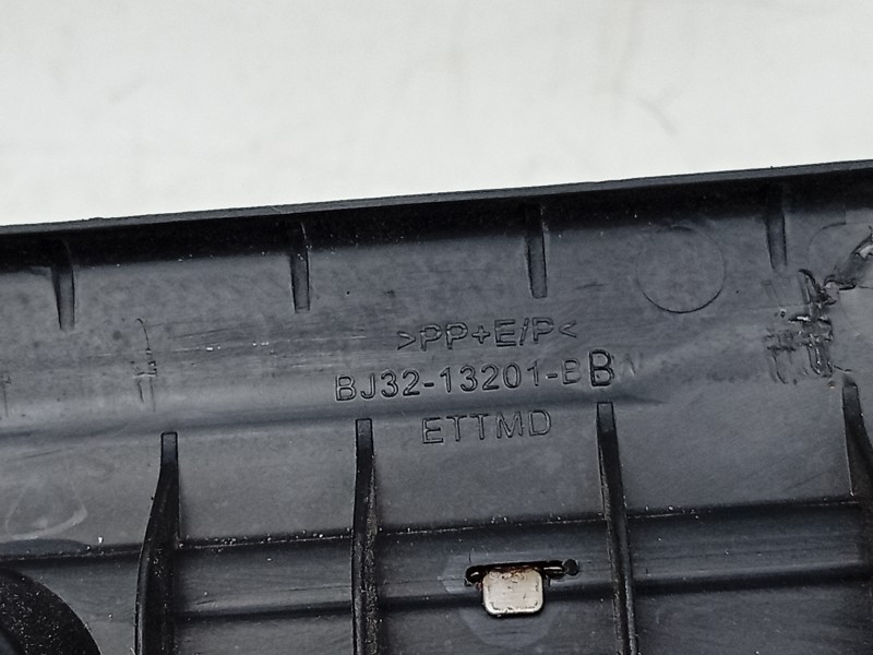 Recambio de moldura para land rover range rover evoque (l538) 2.0 4x4 referencia OEM IAM  BJ3213201BBW 